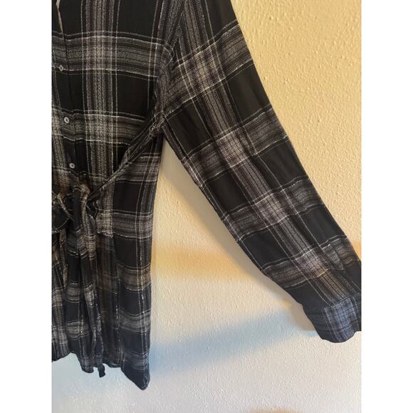 Michael Stars Plaid Belted dress - Picture 6 of 6